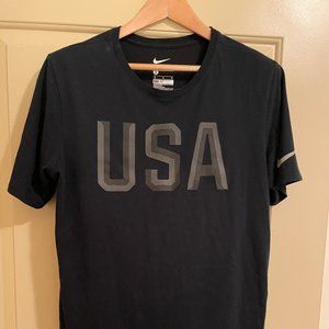 black Nike USA t-shirt Medium